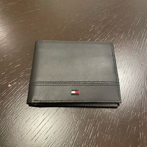 Tommy Hilfiger wallet black leather man